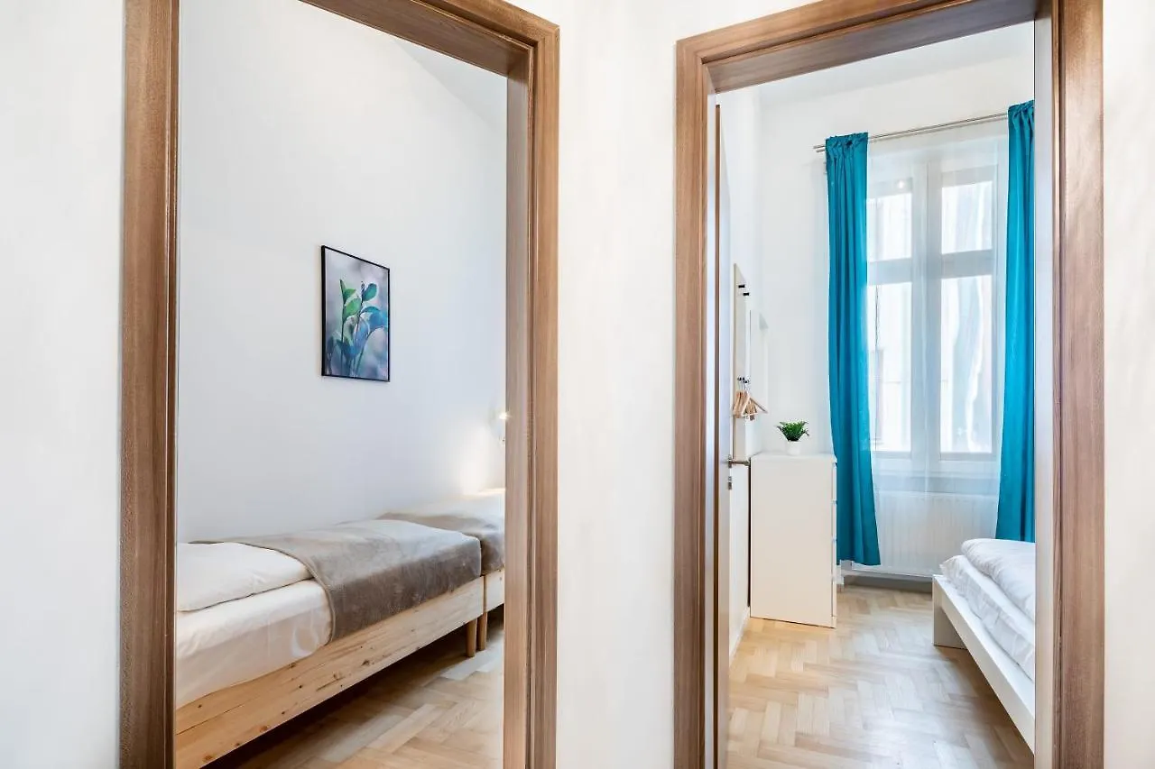 Extreme Central - New - Lively Neighbourhood Budapest Apartment